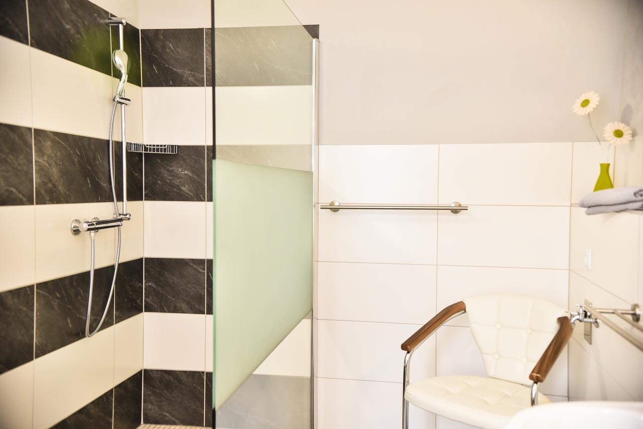 Ferienwohnung Schwarz & Weiss إيزيناخ المظهر الخارجي الصورة